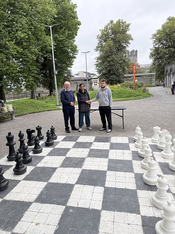 Hunt After Summer Garden tournament Sept 6 2026 Final Jamie Comley v Robert Arellano. A handshake between them before the gam