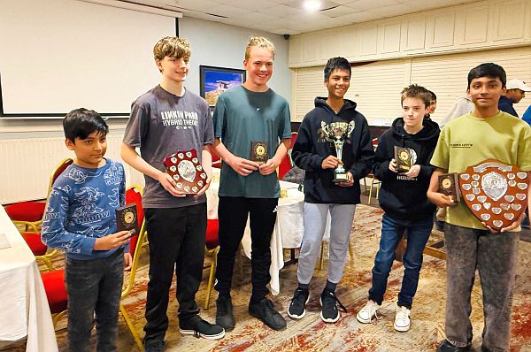 Congratulations to the Limerick players who won prizes at the Munster Juniors Age Group Tournament at West County hotel, Enni